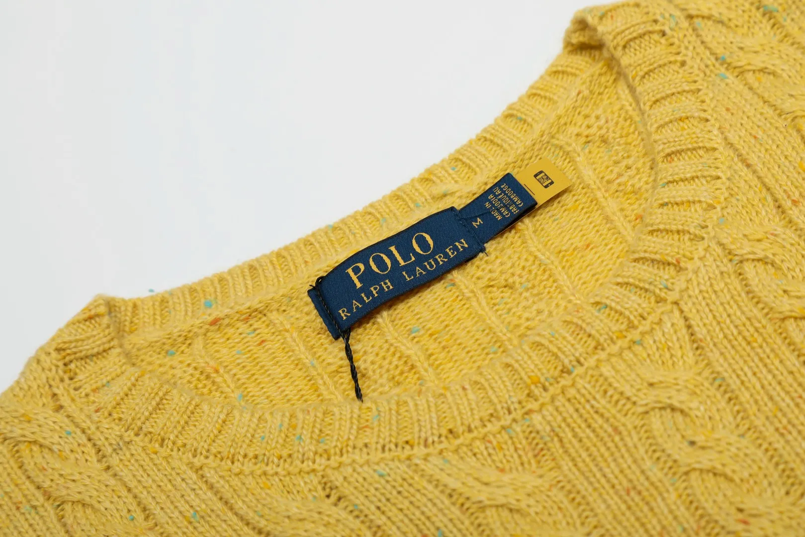 P166 💰 "Top quality" Style number: DS058# (on sale all year round) [Ralph Lauren wool blended pony embroidered logo twist knitted short sleeves] ✅Ralph Lauren gradient multi-color dot versatile hemp knitted round neck short sleeves for all seasons ✅15% merino cotton wool 85% wool blended clean and clear texture ✅ZP quality 1:1 version Scan the code to enter the GF website Counter quality ✅Details and quality are the only one in Guangzhou. Imported quality wool. Focus on high-end. Cost-effective. Needless to say good quality. ✅Restore the original version. The maximum size can be worn up to 150 pounds. Loose, comfortable and stress-free.